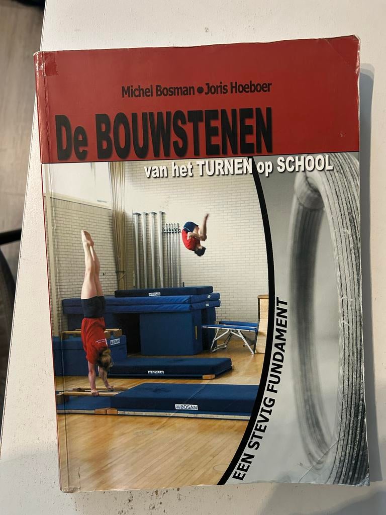 De Bouwstenen van het Turnen op School - Michel Bosman, Boeken, Ophalen of Verzenden, Gelezen, Overige sporten