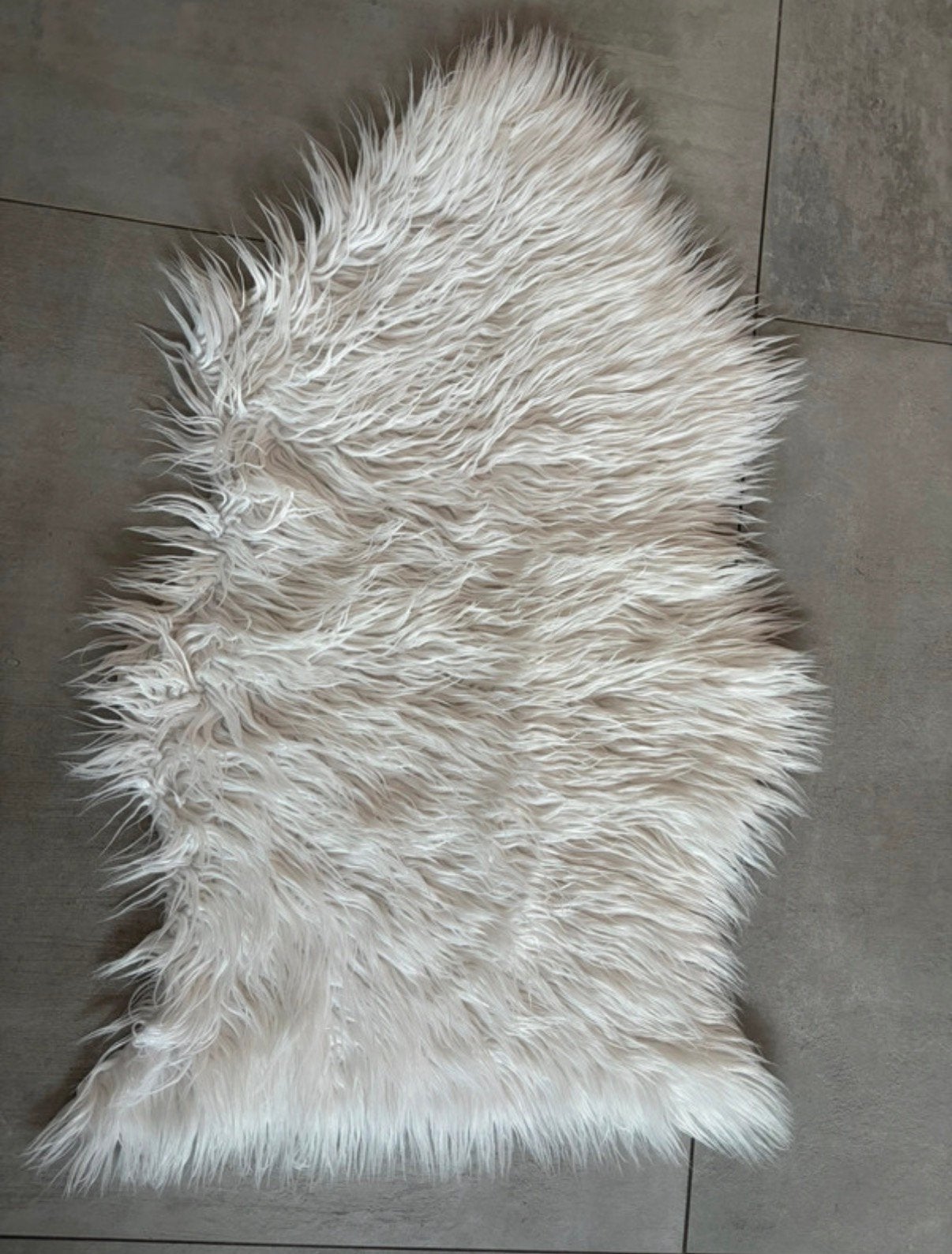 Matje, kleedje , vloerkleed imitatie bont €5, 50 tot 100 cm, Overige vormen, Crème, 50 tot 100 cm