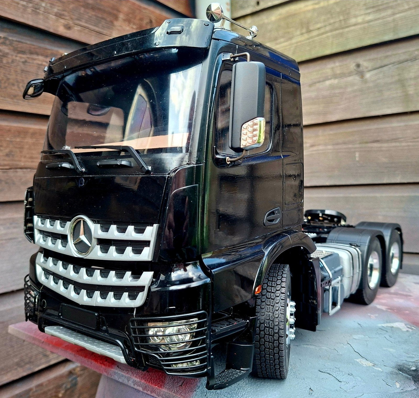 MERCEDES AROCS 6X4 MET BRUDER DIEPLADER 5 ASSER, Hobby en Vrije tijd, Elektro, Gebruikt, Schaal 1:14, Ophalen of Verzenden