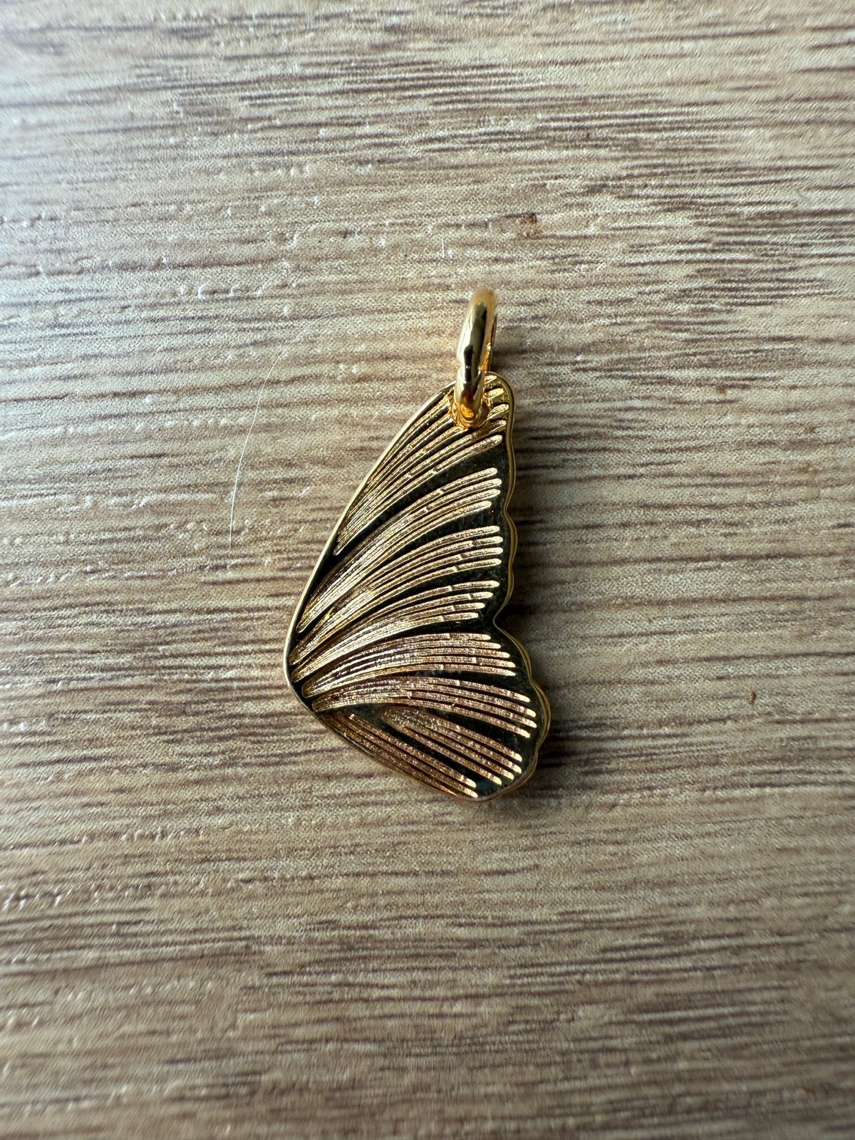 Gouden vlinder bedel voor Pandora armbanden, Overige materialen, Pandora, Ophalen of Verzenden, Zo goed als nieuw