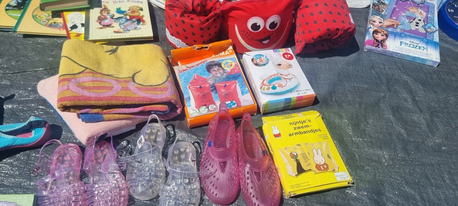 Zwembandjes, waterschoentjes en handdoeken (per stuk), Ophalen of Verzenden, Nieuw, Jongen of Meisje