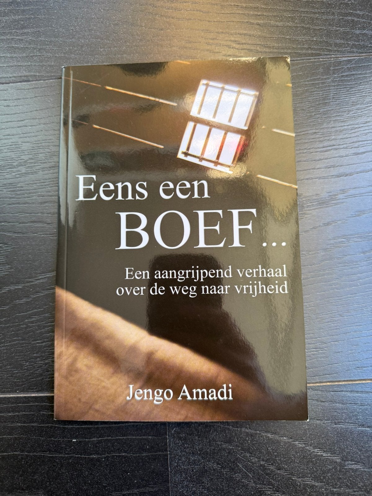 Jengo Amadi - Eens een boef..., Ophalen of Verzenden, Nieuw, Jengo Amadi