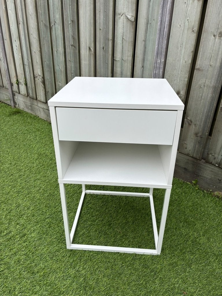 Foto 2 van Ikea Vikhammer nachtkastje