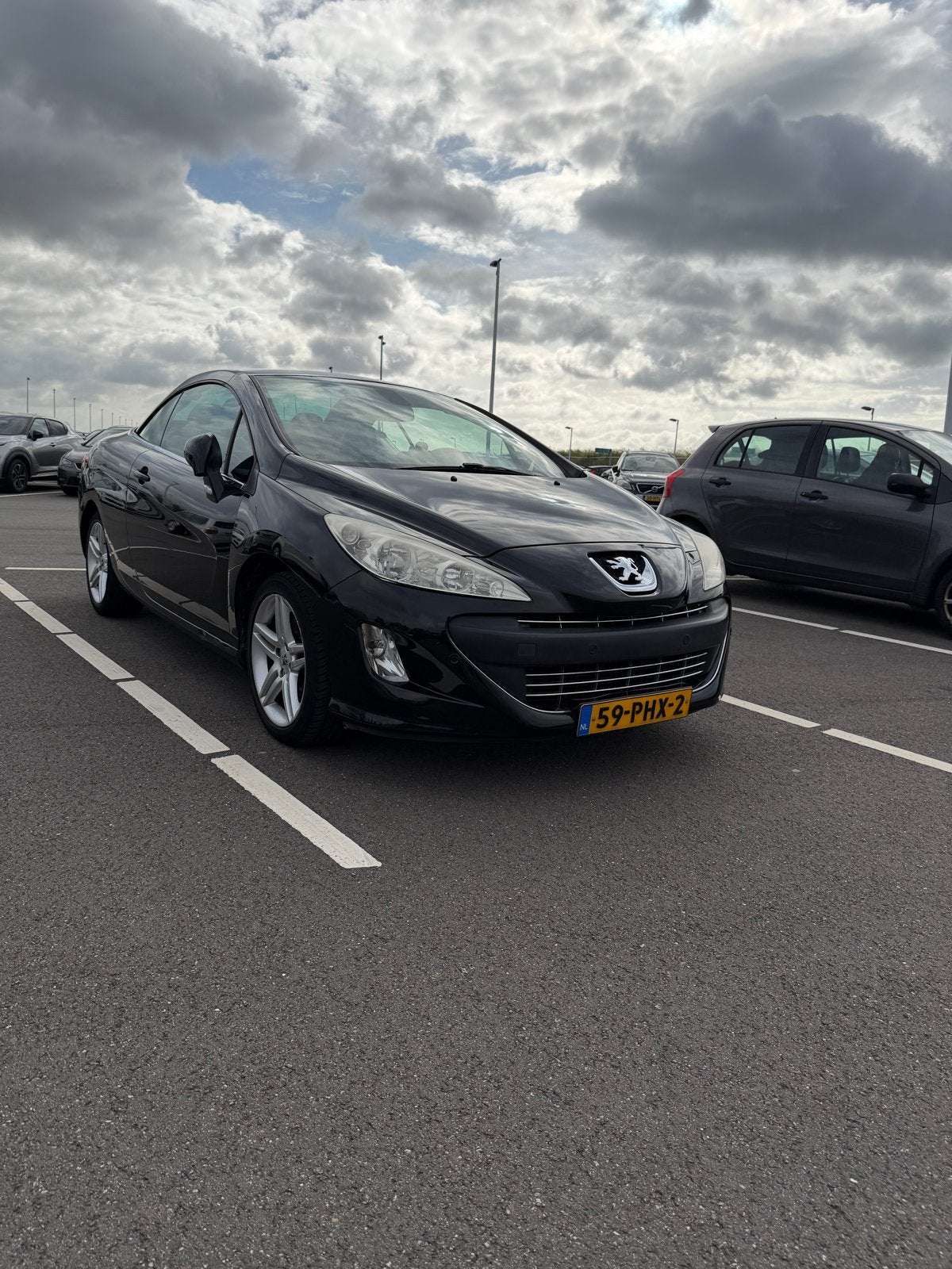 Peugeot 308 1.6 THP CC 2011 Zwart moet nu weg meeneem prijs
