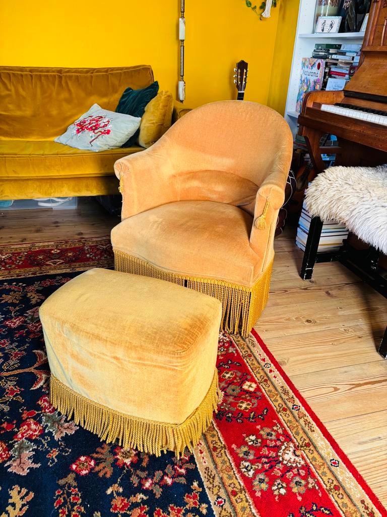 Vintage Crapaud Fauteuil met Hocker - Okergeel Velours, Ophalen, Gebruikt, Stof