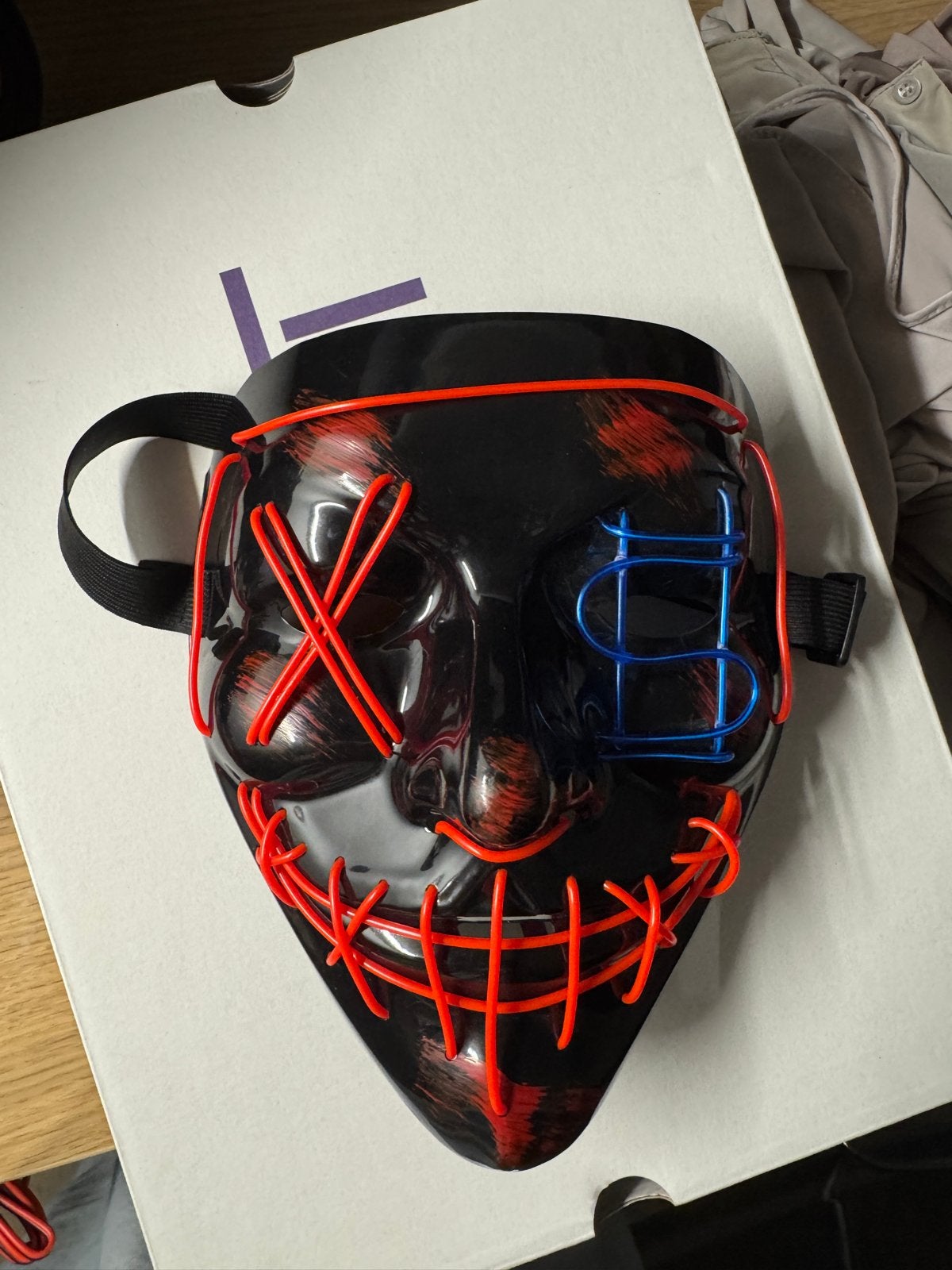 LED Purge Masker - Halloween / Carnaval, Ophalen of Verzenden, Gebruikt, Feestartikel, Halloween of Griezel