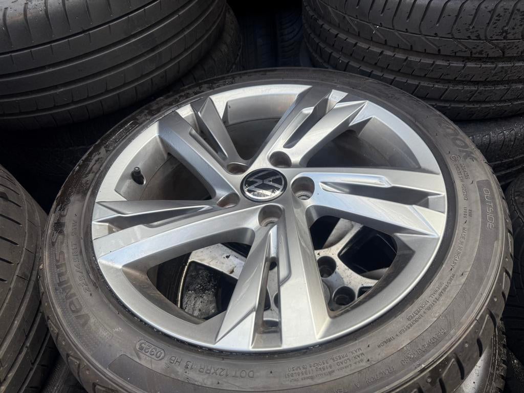 Volkswagen valencia 17 inch velgen golf touran caddy r line, Auto-onderdelen, Banden en Velgen, Gebruikt, Banden en Velgen, 17 inch