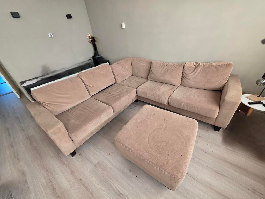Hoekbank met hocker. Gratis Zo snel mogelijk ophalen, Gebruikt, 100 tot 125 cm, Hoekbank, Ophalen of Verzenden