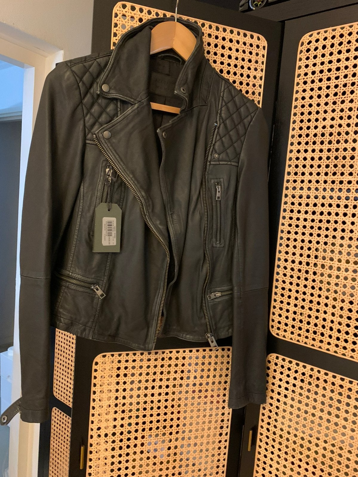 Allsaints Leren kort jas, Verzenden, Zo goed als nieuw, Maat 36 (S), Zwart
