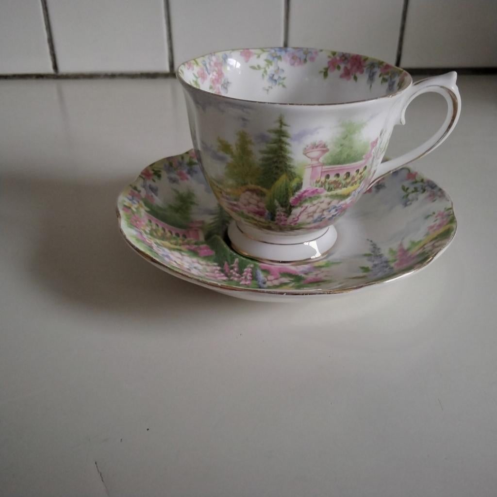 Royal albert Kentisch rockery  heren kop en schotel, Huis en Inrichting, Keuken | Servies, Ophalen of Verzenden, Zo goed als nieuw