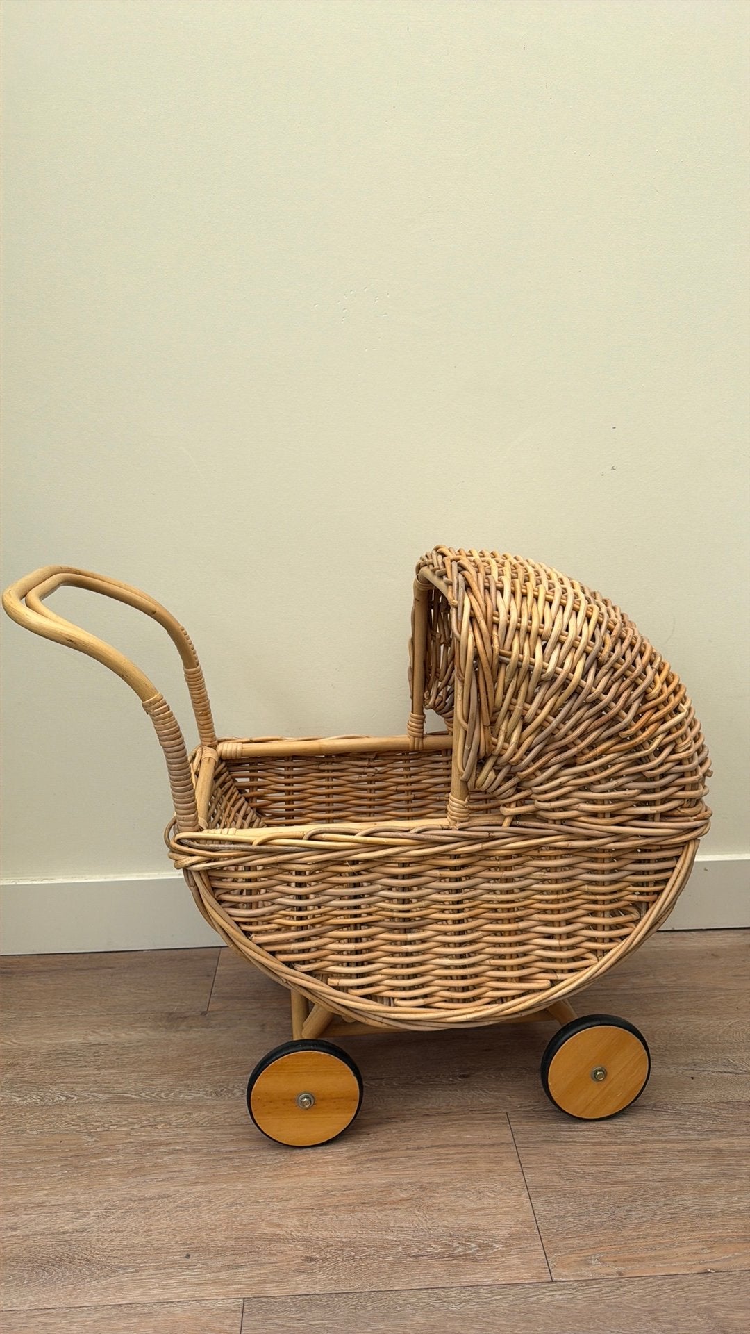 Rotan Wandelwagen voor Poppen, Ophalen, Zo goed als nieuw, Overige typen