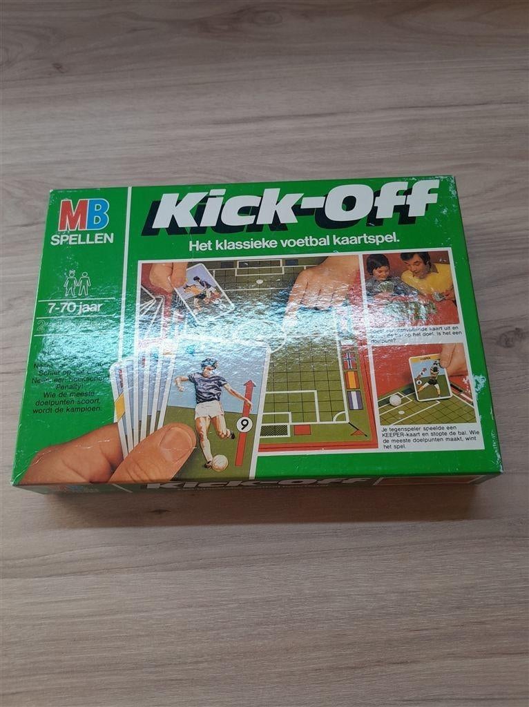 Kick-Off het klassieke voetbal kaartspel - s3736, Verzenden, Zo goed als nieuw