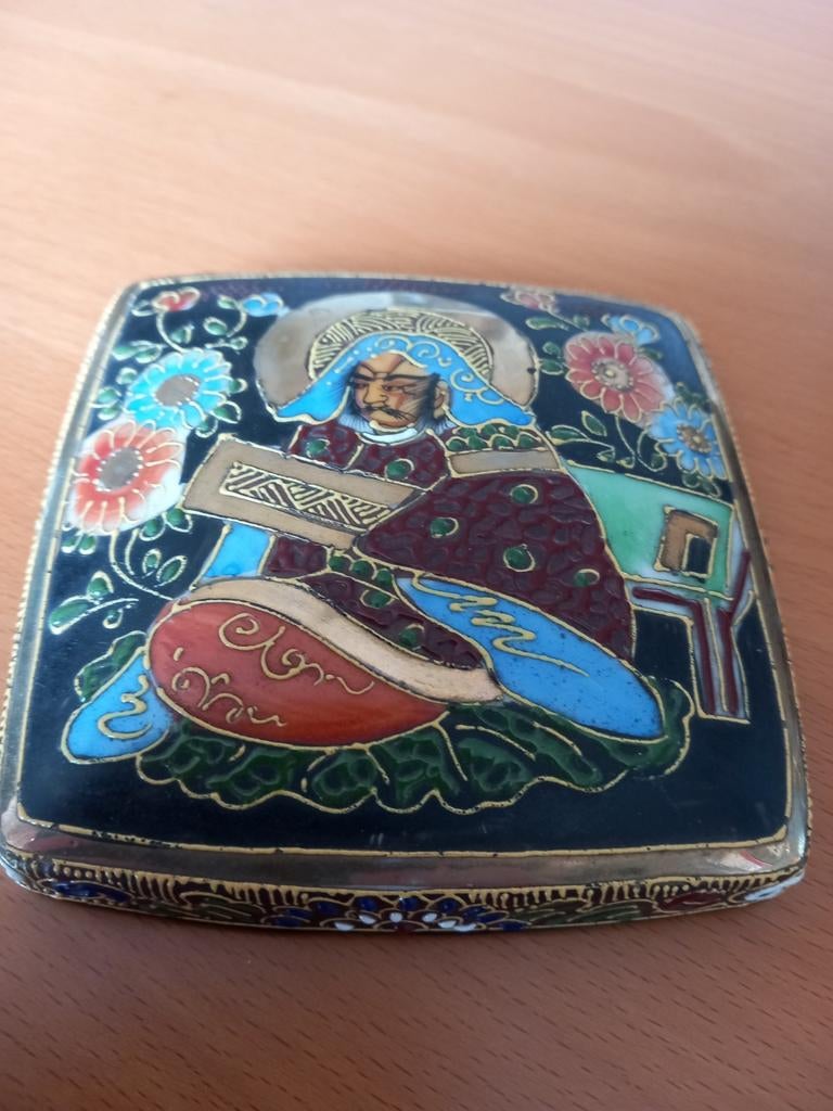 Antieke Japanse Cloisonné Doos met Geleerde, Ophalen of Verzenden