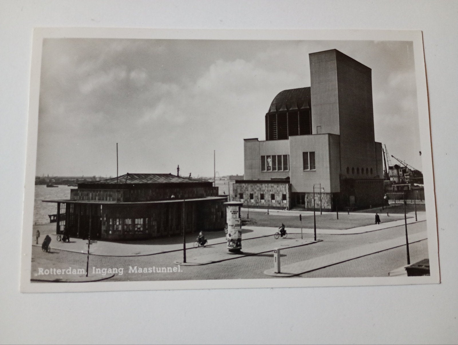 Rotterdam Ingang Maastunnel 1952, Verzamelen, Ophalen of Verzenden, 1940 tot 1960, Gelopen, Zuid-Holland