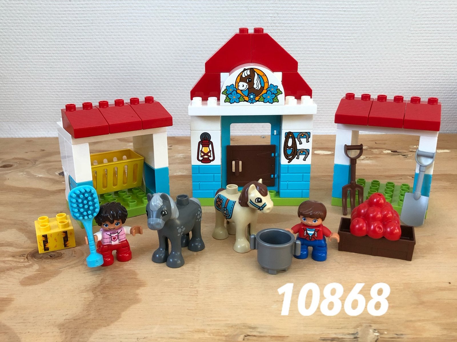 Duplo paarden ponystal 10868 (compleet) 6, Kinderen en Baby's, Speelgoed | Duplo en Lego, Ophalen of Verzenden, Zo goed als nieuw