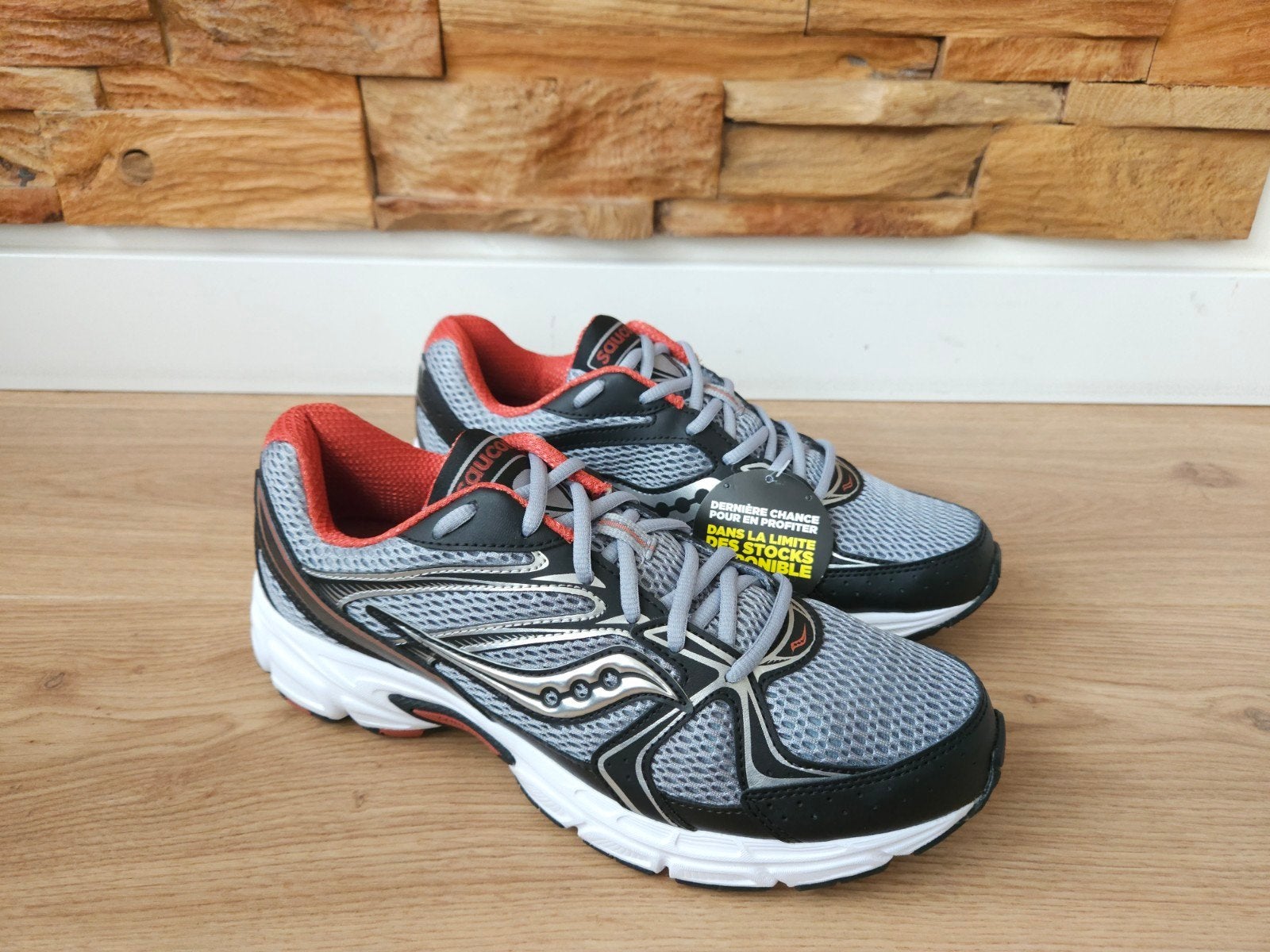 Saucony NIEUW! Ride Millenium maat 44 hardloopschoenen grijs, Overige kleuren, Sportschoenen, Nieuw, Ophalen of Verzenden