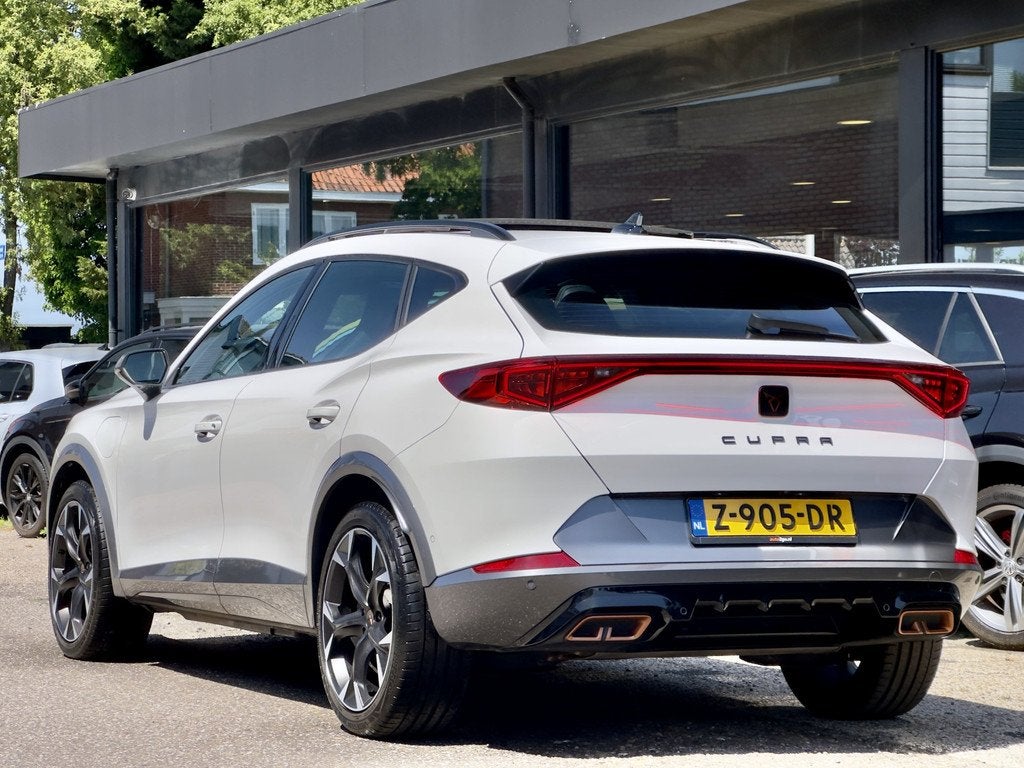 CUPRA Formentor 1.4 e-Hybrid VZ AUT6 COPPER EDITION 245PK 30, Auto's, Cupra, Gebruikt, 4 cilinders, Formentor, Leder en Stof