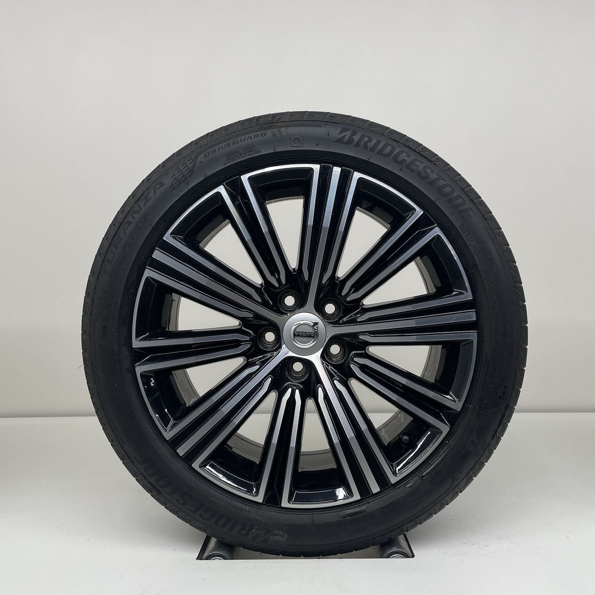 Volvo V60 / S60 - 18 inch - winterbanden, Auto-onderdelen, 18 inch, Gebruikt, Banden en Velgen, 235 mm