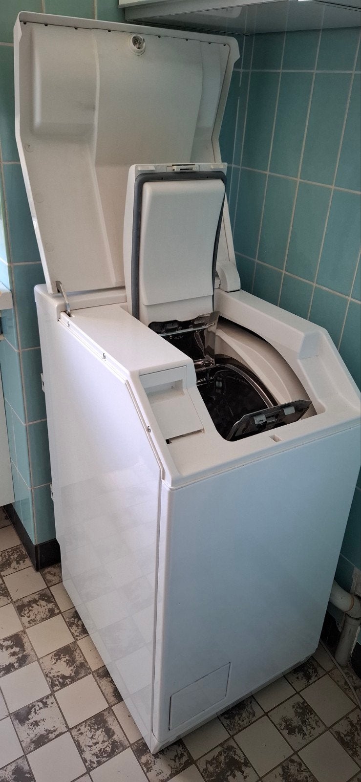Foto 4 van Miele W667 Bovenlader Wasmachine - Compact en Krachtig