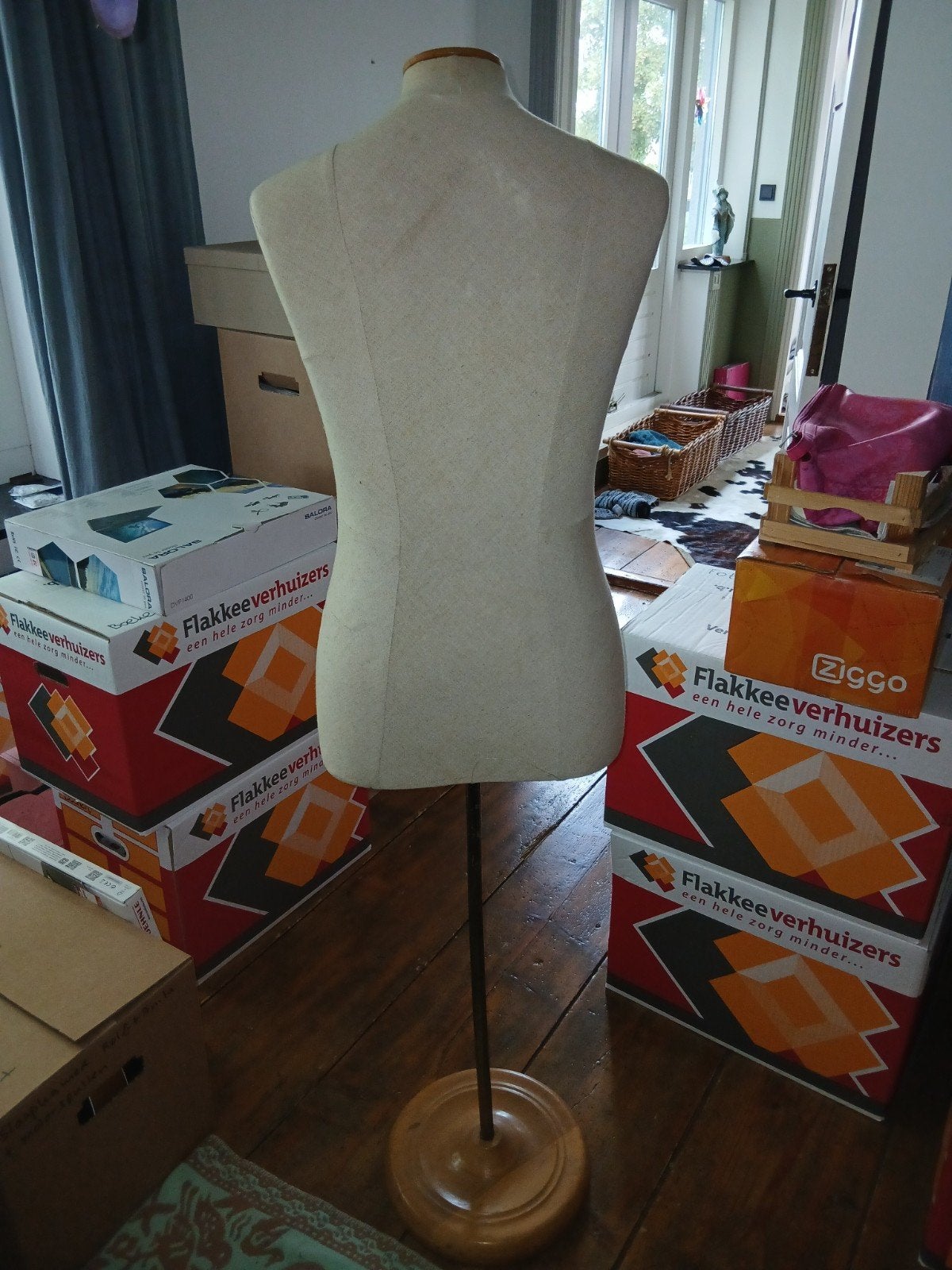 Vintage Paspop / Etalagepop op houten voet, Ophalen, Gebruikt