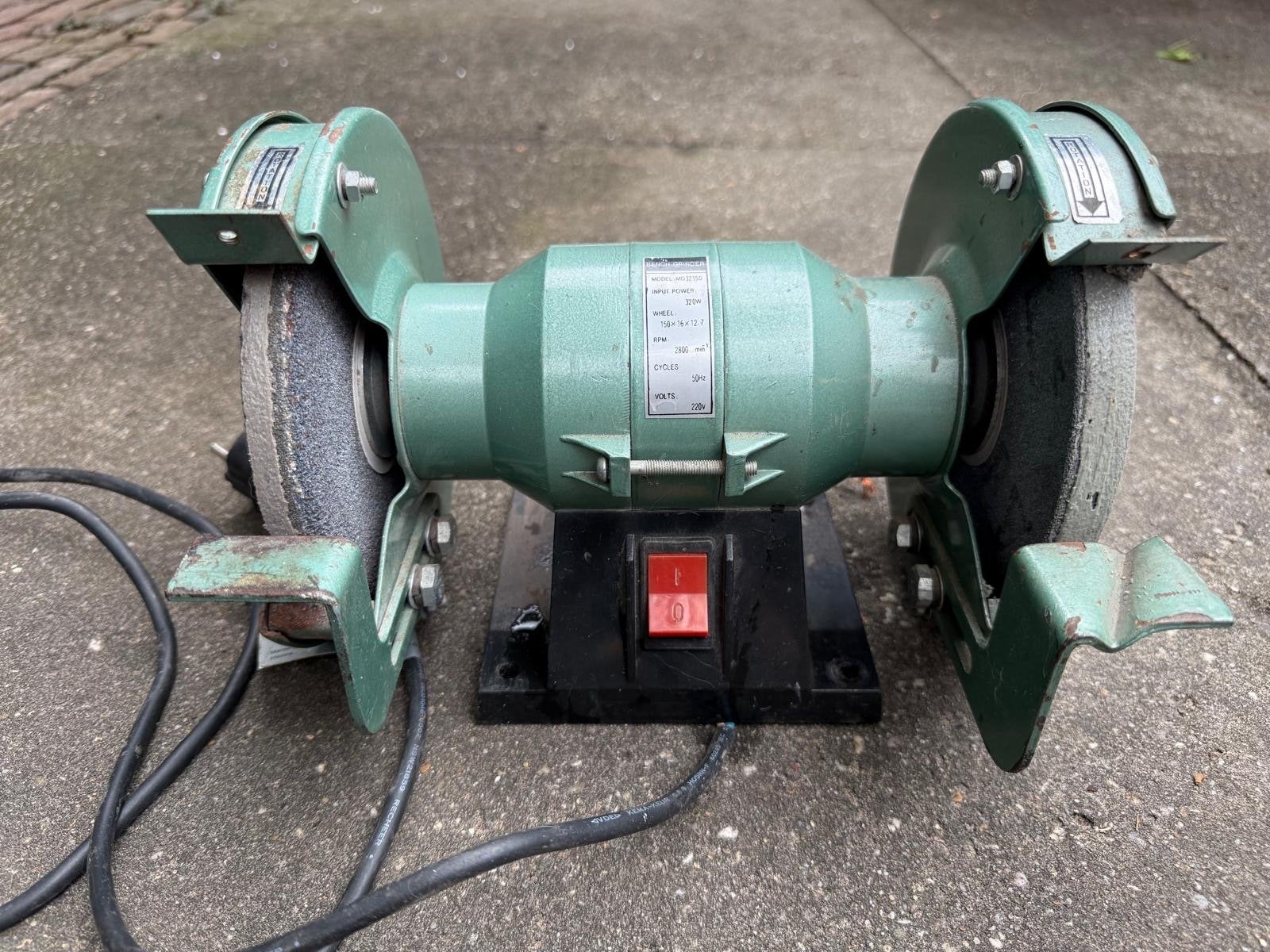Werkbankslijpmachine - Bench Grinder MD3215S, Doe-het-zelf en Verbouw, Ophalen, Gebruikt, Minder dan 700 watt, Werkbankslijpmachine