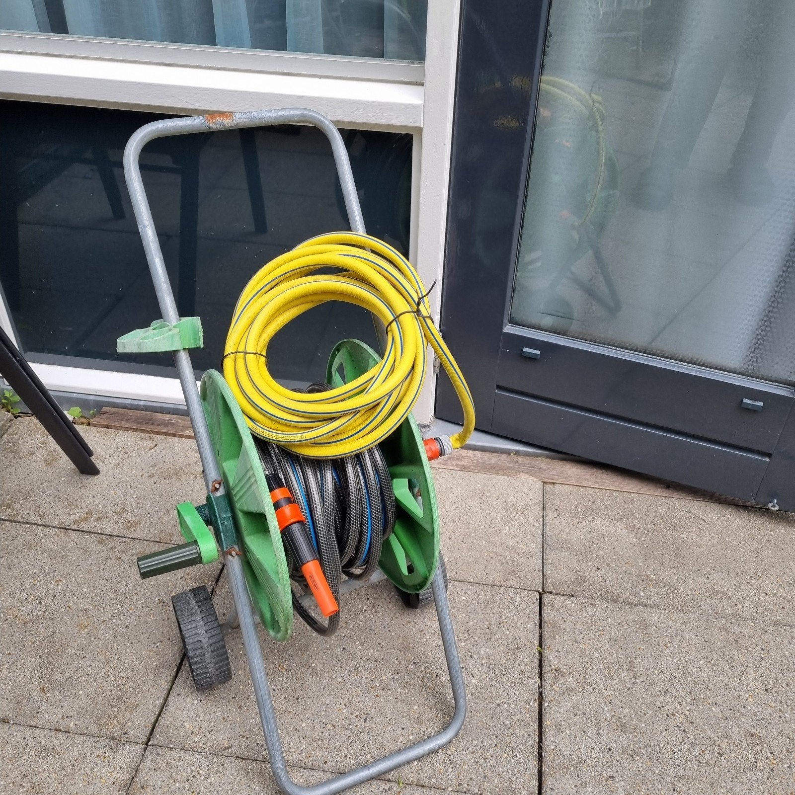 Mooie Tuinslang met Haspel de slag is 17 Meter plus 8 Meter, Ophalen, Gebruikt, Tuinslang