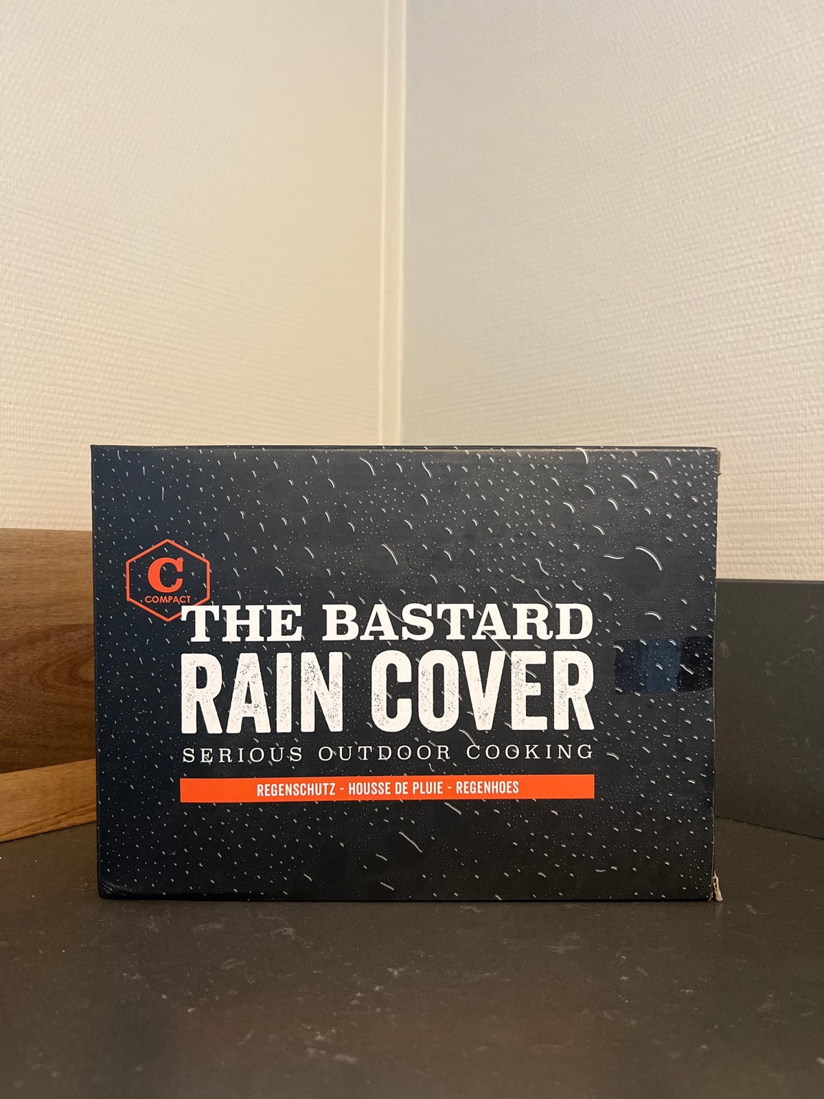 NIEUW - The Bastard Rain Cover Compact - Beschermhoes BBQ, Tuin en Terras, Barbecue-accessoires, Ophalen of Verzenden, Nieuw