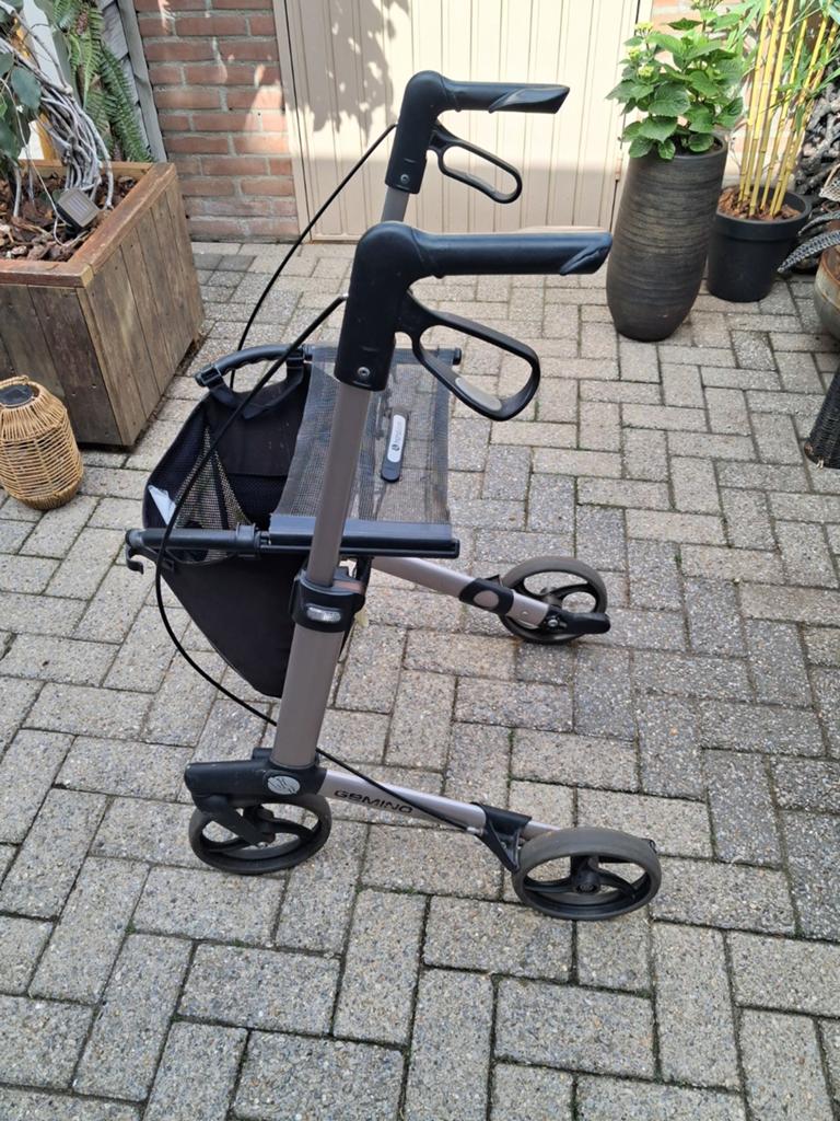 Rollator, Diversen, Ophalen