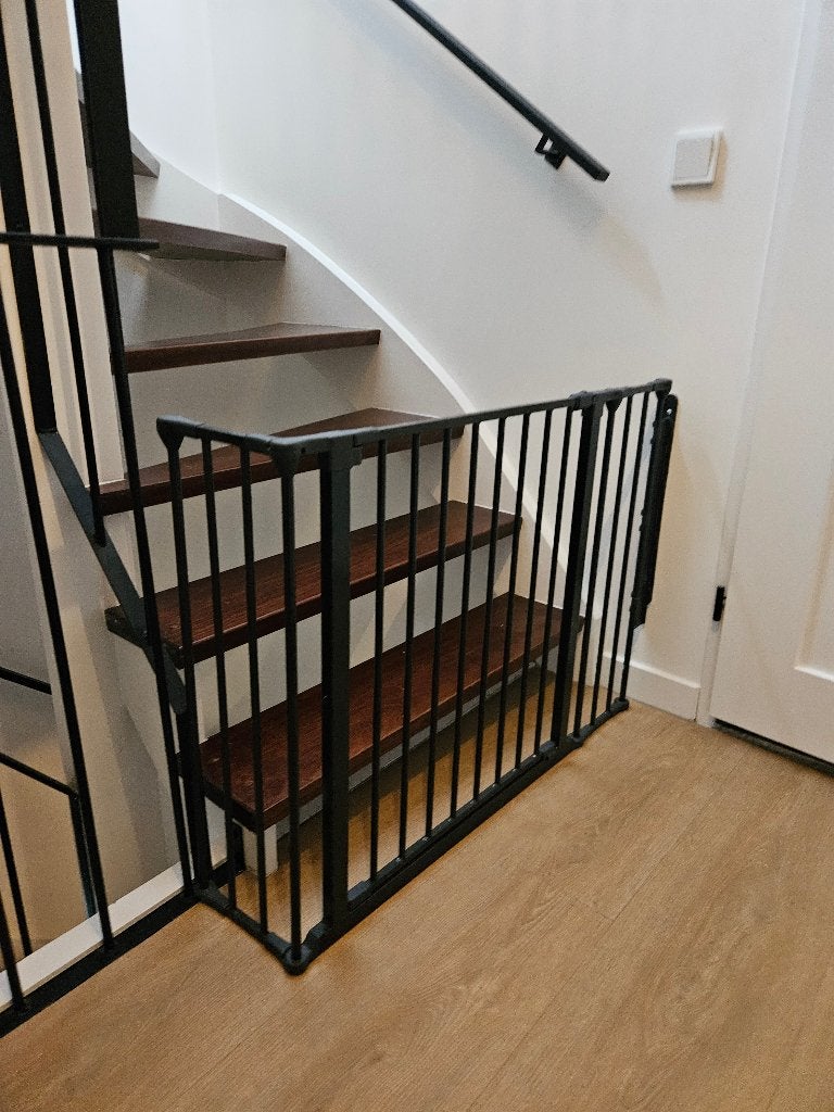 BabyDan Flex S Veiligheidshek 72cm +20 + 20 cm zwart, Kinderen en Baby's, Traphekjes, Ophalen, 100 tot 115 cm, Zo goed als nieuw