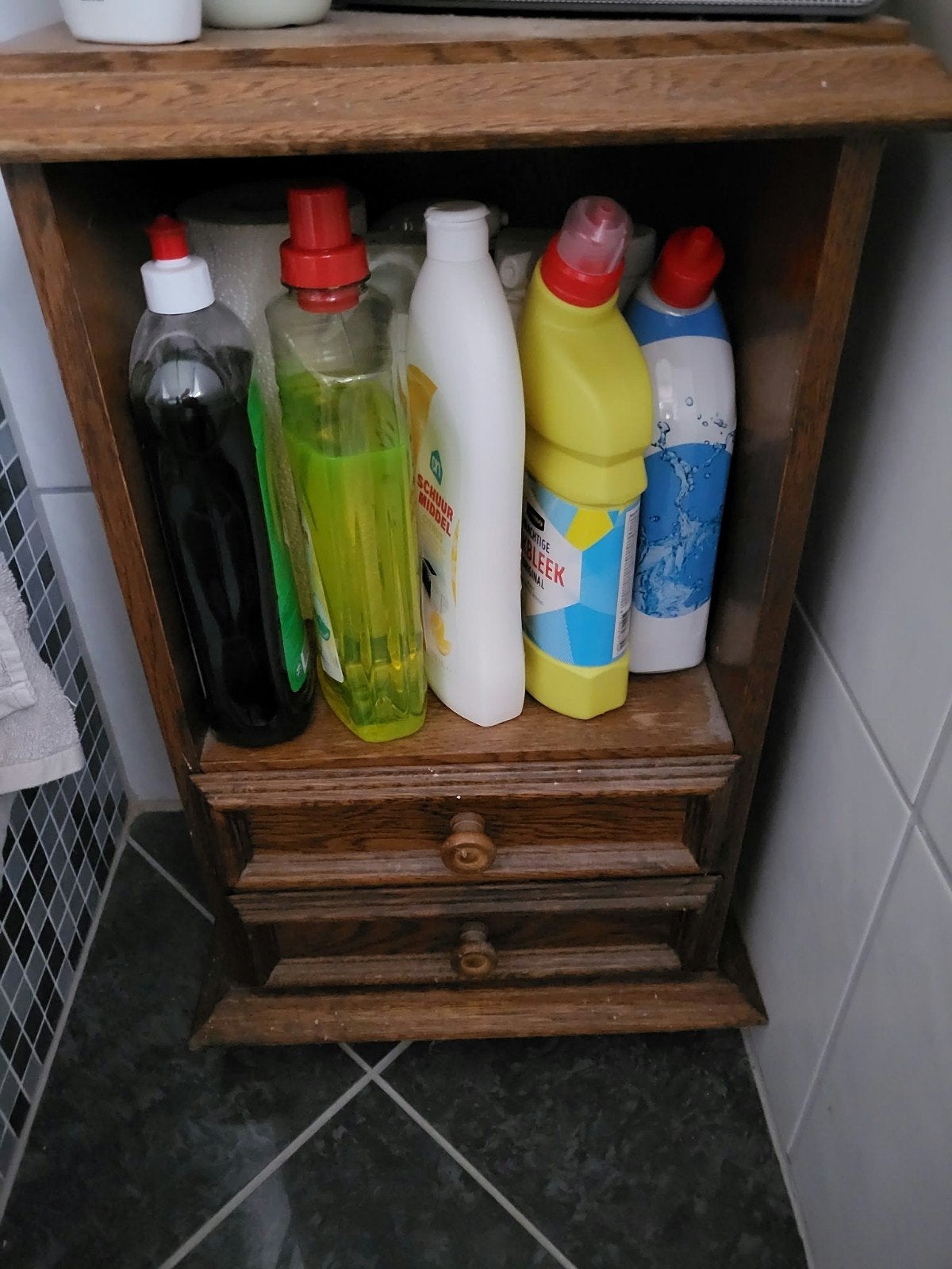 GRATIS KASTJE, Ophalen, Minder dan 50 cm, Gebruikt, 1 of 2 laden
