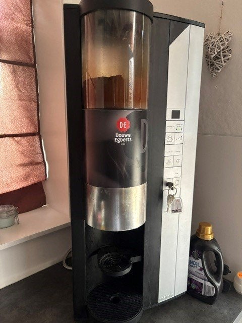 koffiezetapparaat  ( douwe egberts ), Ophalen, Koffiemachine, Gemalen koffie, Zo goed als nieuw