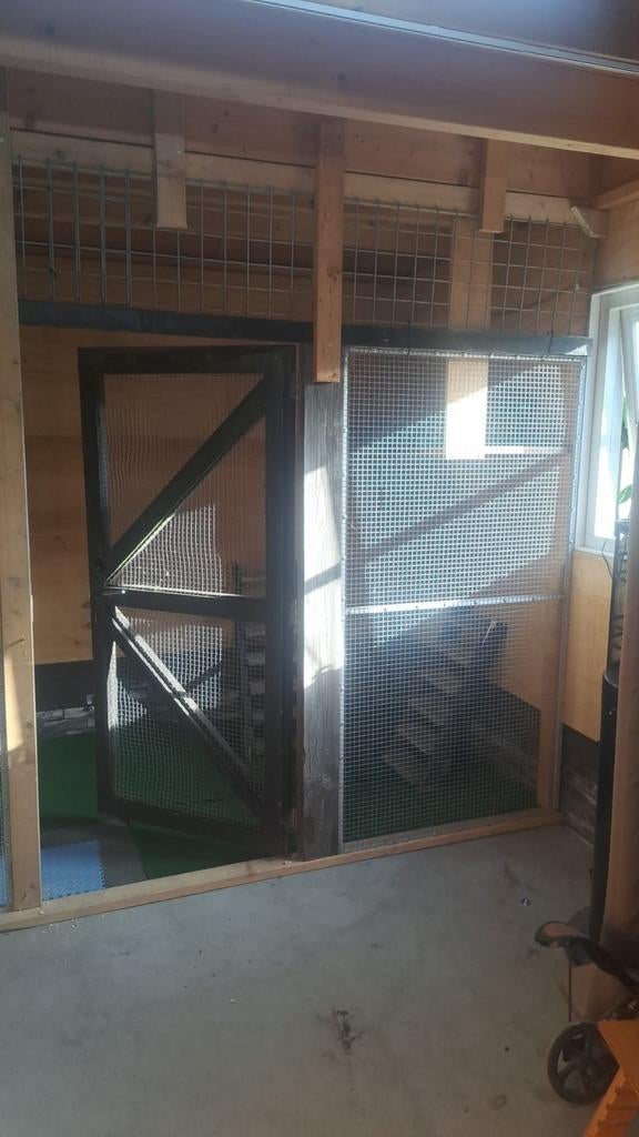 Ijzeren panelen met deur gebruikt voor een kattenren, Ophalen, Gebruikt