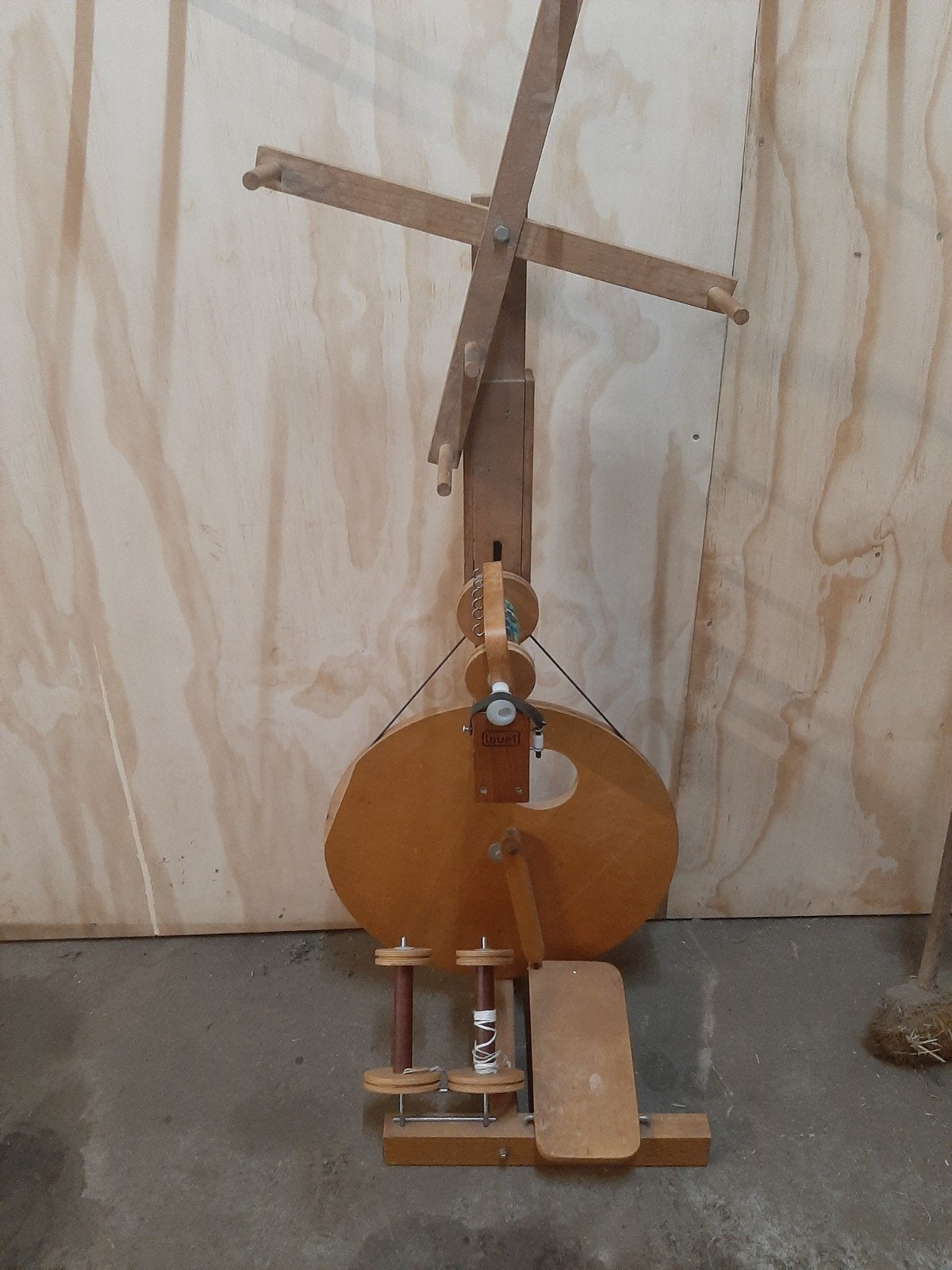 Louet S10 Spinnenwiel met Nieuwe Onderdelen en 3 Klossen, Ophalen, Refurbished, Spinnewiel