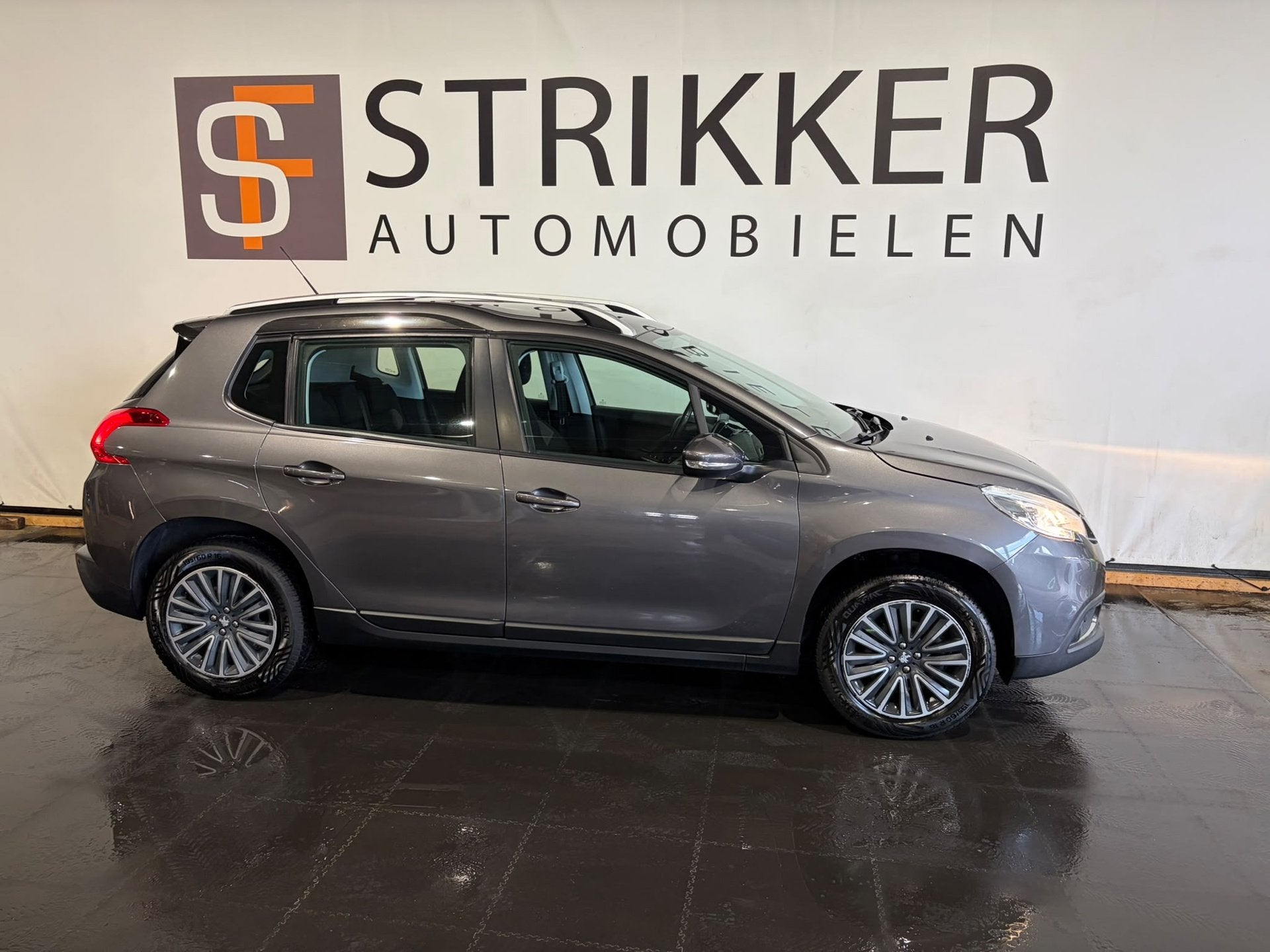 Peugeot 2008 1.2 PureTech Allure, Auto's, Voorwielaandrijving, Stof, Gebruikt, 1270 kg