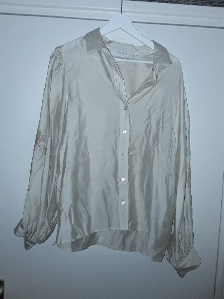 NUKUS Beige Blouse Met Geborduurde Bloemen Maat XXL, Beige, Maat 46/48 (XL) of groter, Ophalen of Verzenden, Zo goed als nieuw