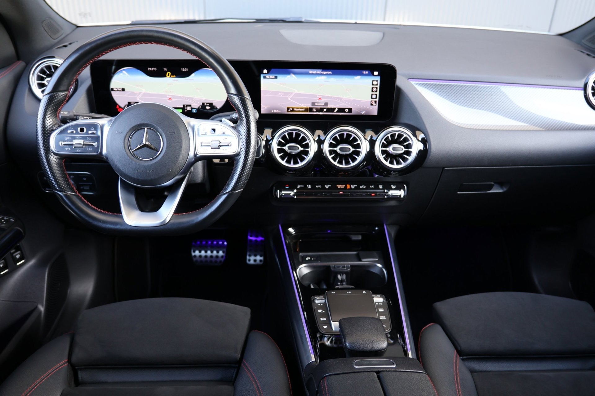 Mercedes-Benz GLA-klasse 250 e AMG Night Pakket, Auto's, Dealer onderhouden, 15 kWh, Wit, Plug-in hybride
