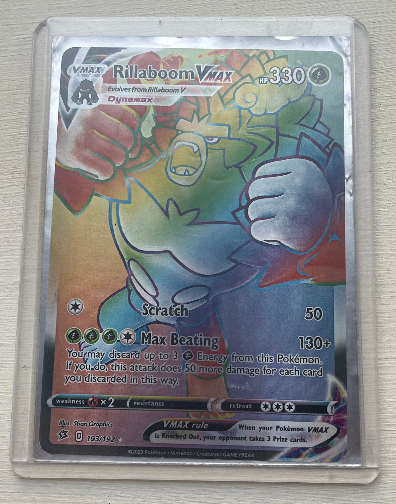 Pokemonkaart Rillaboom VMax, Hobby en Vrije tijd, Ophalen of Verzenden, Zo goed als nieuw
