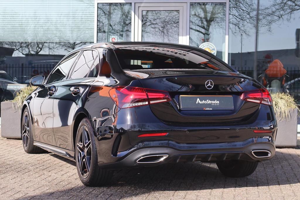 Mercedes A-Klasse Limousine A 180 AMG-Line 136pk | Camera |, 136 pk, 4 cilinders, Zwart, Origineel Nederlands