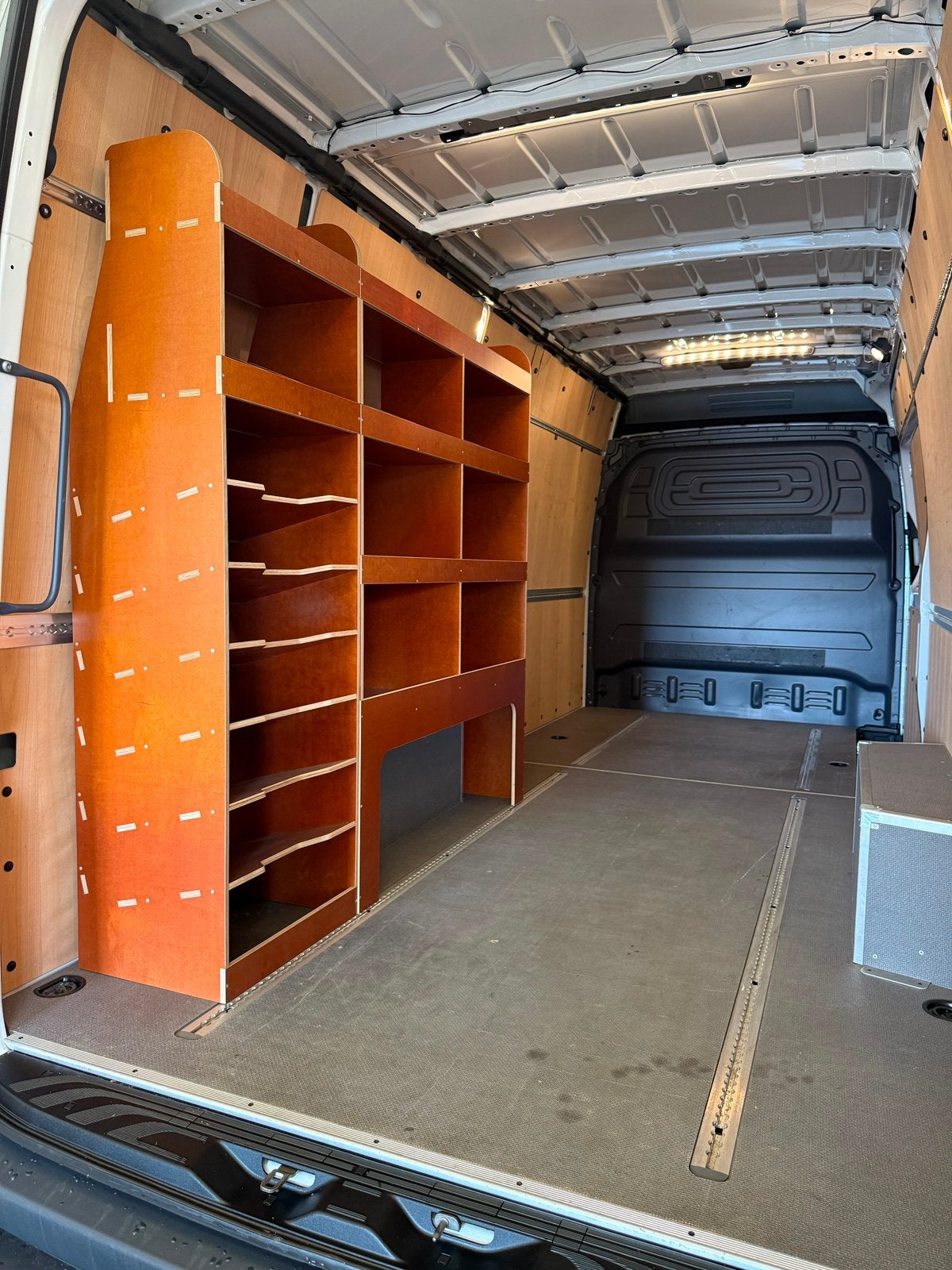 Mercedes Sprinter bedrijfswagen inrichting. Bus betimmering, Ophalen, Nieuw, Nvt, Nvt