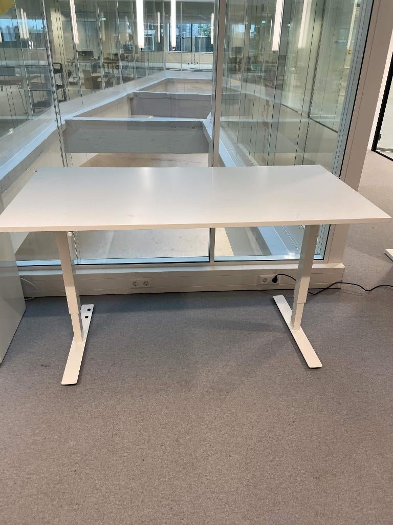 IKEA Skarsta - verstelbaar bureau 160x80 cm, Ophalen, 160 cm, Gebruikt, In hoogte verstelbaar