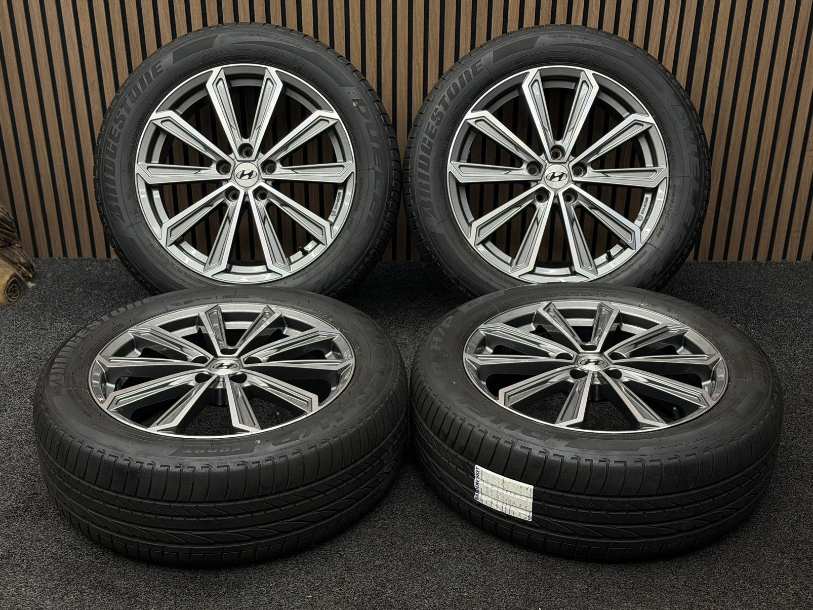 Originele 19 inch Hyundai Tucson Santa FE 5x114.3 ET51 TPMS, ., Banden en Velgen, 235 mm, .