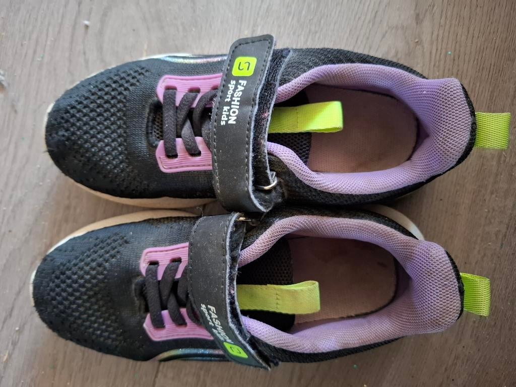 Sport schoenen maat 32, Gebruikt, Ophalen of Verzenden, Fashion, Jongen of Meisje