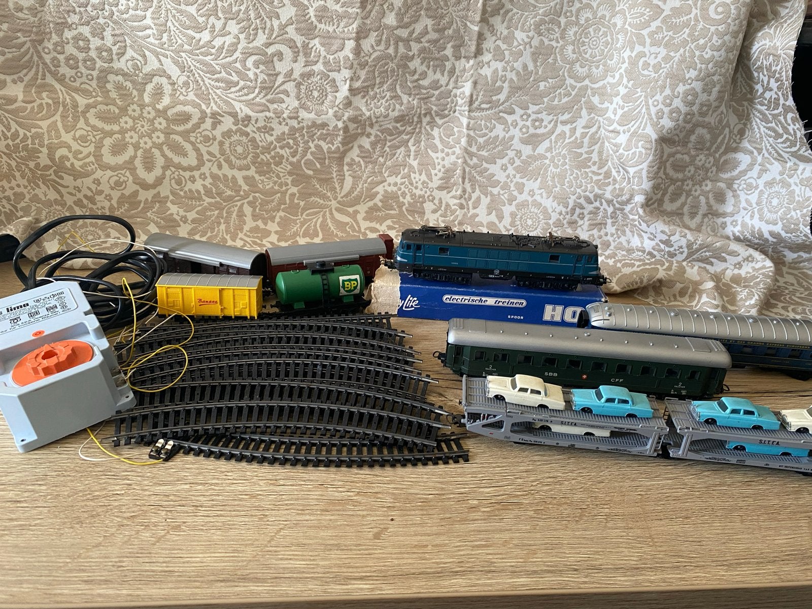 modeltrein set met locomotief, wagons en rails (jaren ‘60), Gelijkstroom, Ophalen of Verzenden, Analoog, Lima
