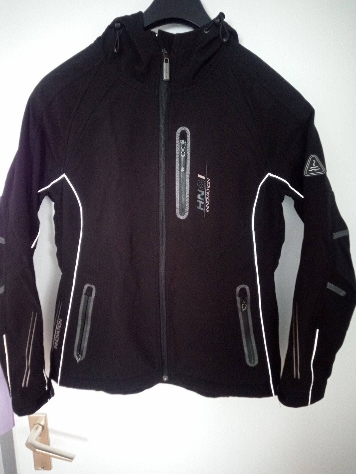 Zwarte Human Nature Softshell Jas - Maat M, Kleding | Dames, Maat 38/40 (M), Zwart, Ophalen of Verzenden, Zo goed als nieuw