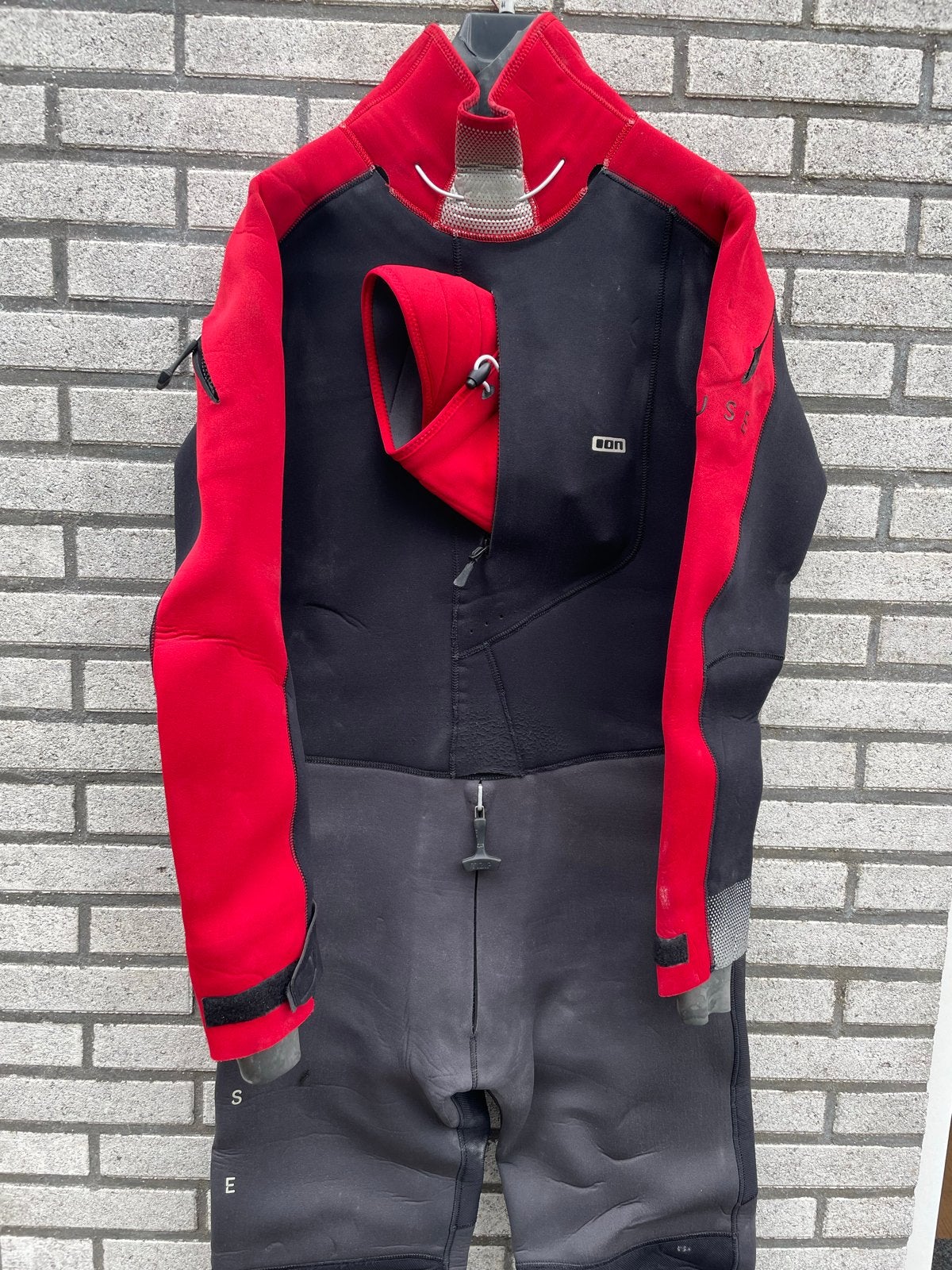 ION FUSE Drysuit - Maat 52/L - Heren, Watersport en Boten, Ophalen of Verzenden, Gebruikt, Heer, Drysuit