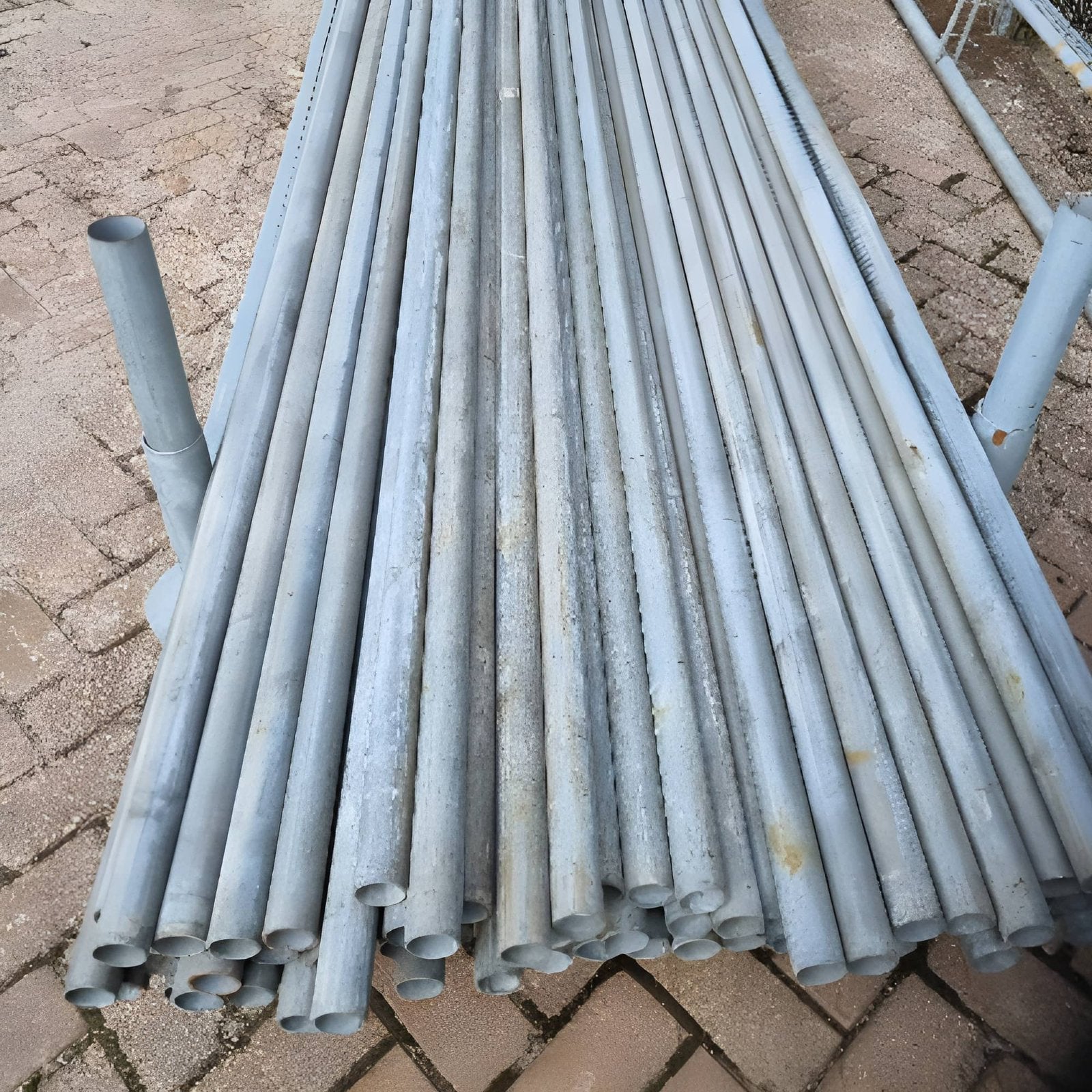 Een heel rek vol stijgerbuis 6 meter, Ophalen, Zo goed als nieuw, Overige typen, Minder dan 2 meter