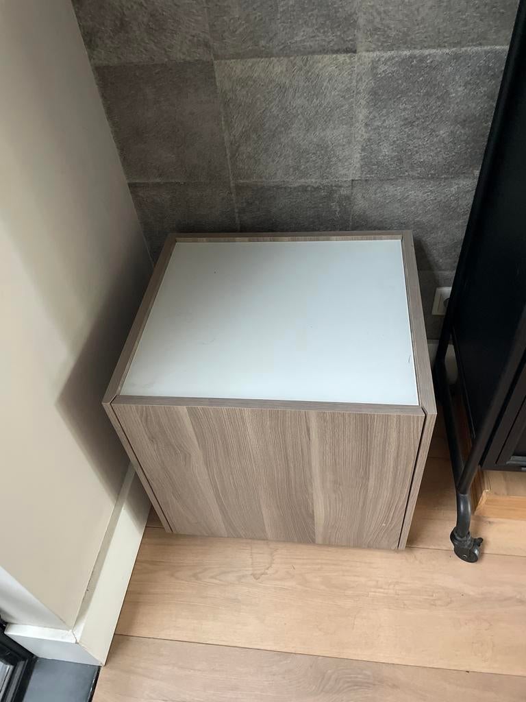 Nachtkastje grijs/taupe 50x45x50 met lade en kastje, Huis en Inrichting, Slaapkamer | Nachtkastjes, Ophalen, Gebruikt, 45 tot 65 cm