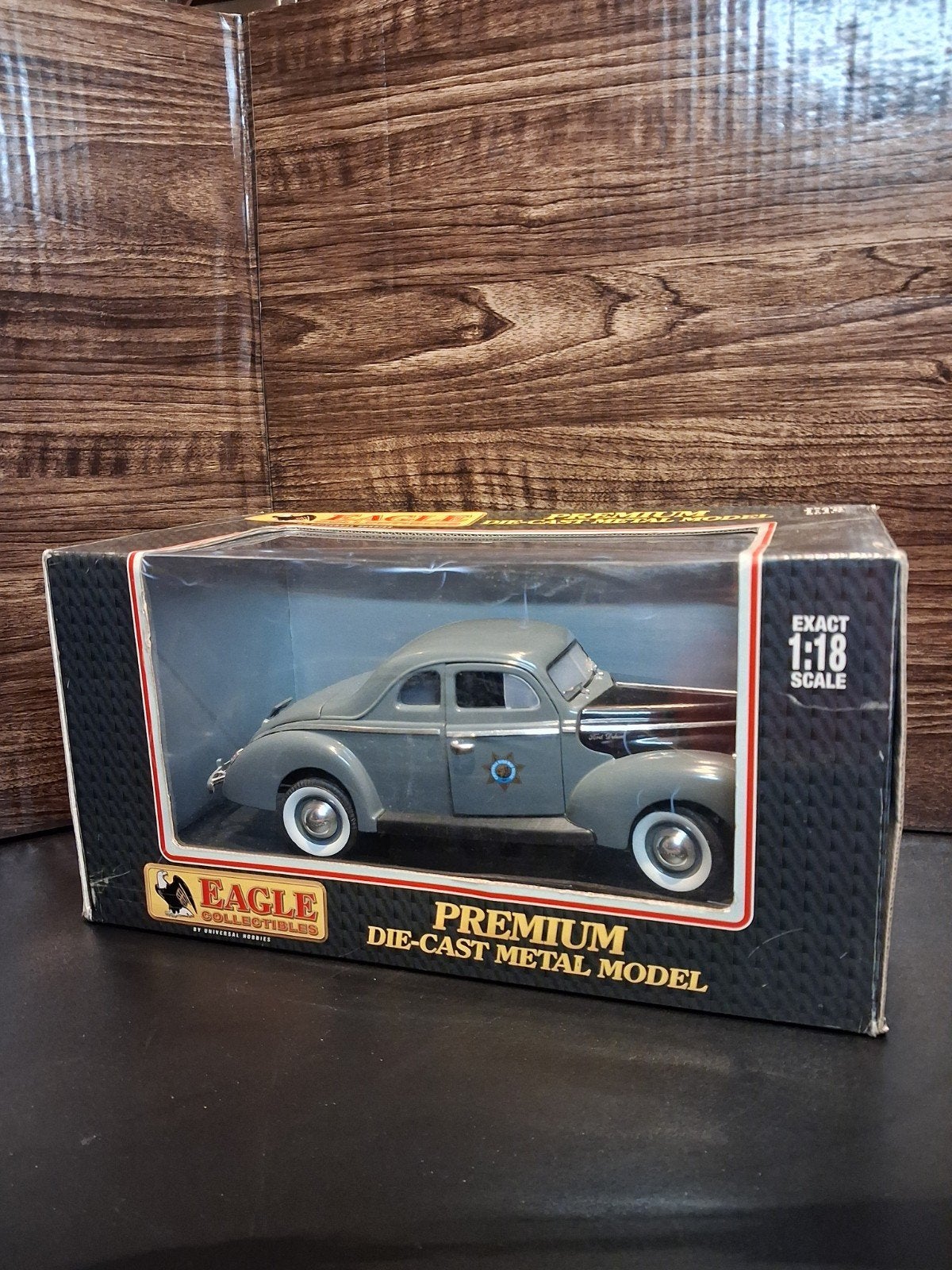 Universal Hobbies - 1940 Ford coupe, Hobby en Vrije tijd, Modelauto's | 1:18, Ophalen of Verzenden, Overige merken