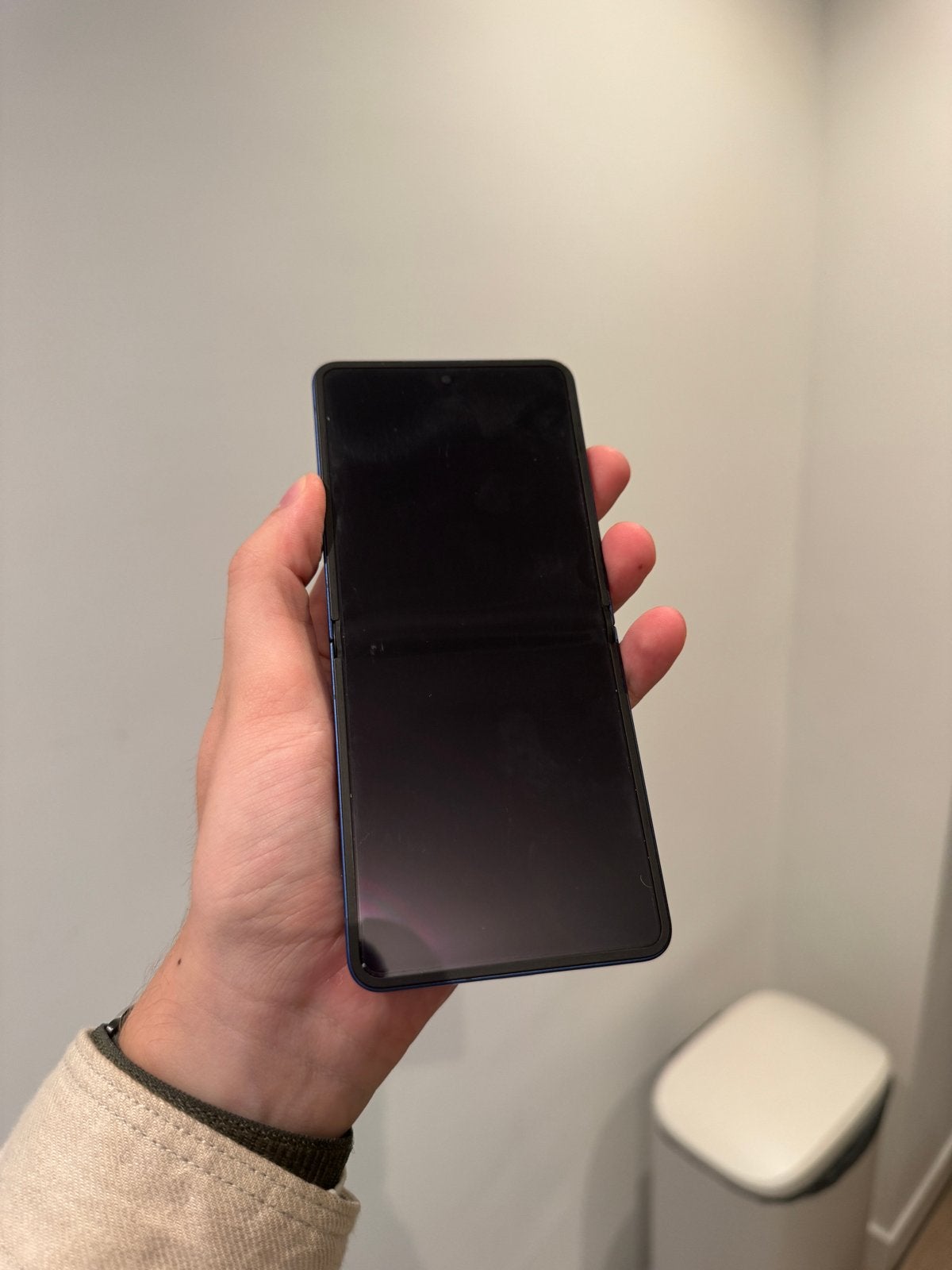 Foto 6 van Samsung Galaxy Z Flip 7 (Blue Shadow) & Galaxy Watch 8