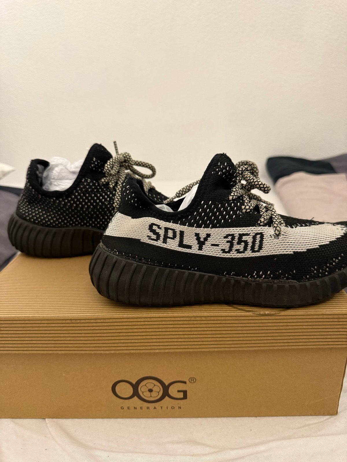 Yeezy Boost 350 V2 SPLY-350 Sneakers Zwart/Wit, Zwart, Ophalen of Verzenden, Sneakers of Gympen, Zo goed als nieuw